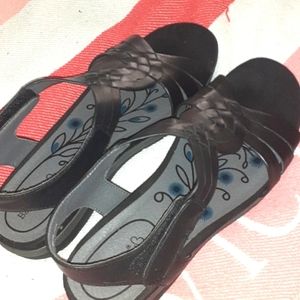 baretraps velcro sandal
